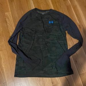 Boys size XL long sleeve under Armour top